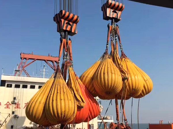 浮吊1000噸負(fù)荷試驗(yàn)