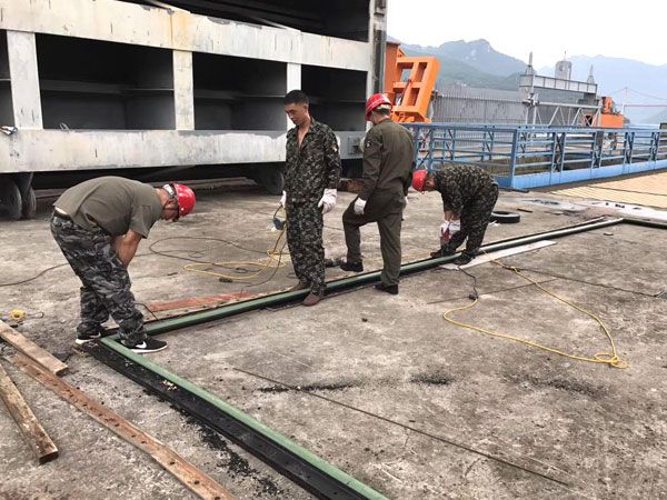 閘門水封更換、改造施工