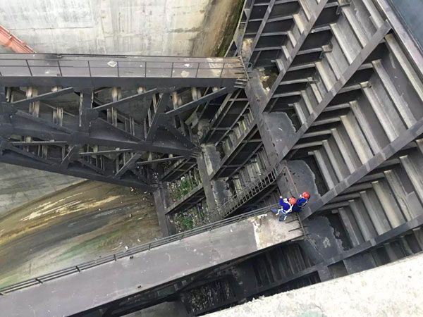 閘門水封更換、改造施工