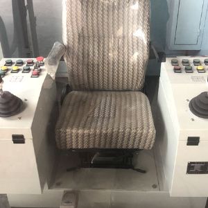 駕駛室聯(lián)動(dòng)控制臺(tái)